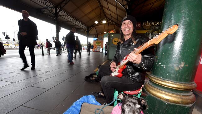 Buskers in Melbourne: Public to have say on acts under open auditions ...