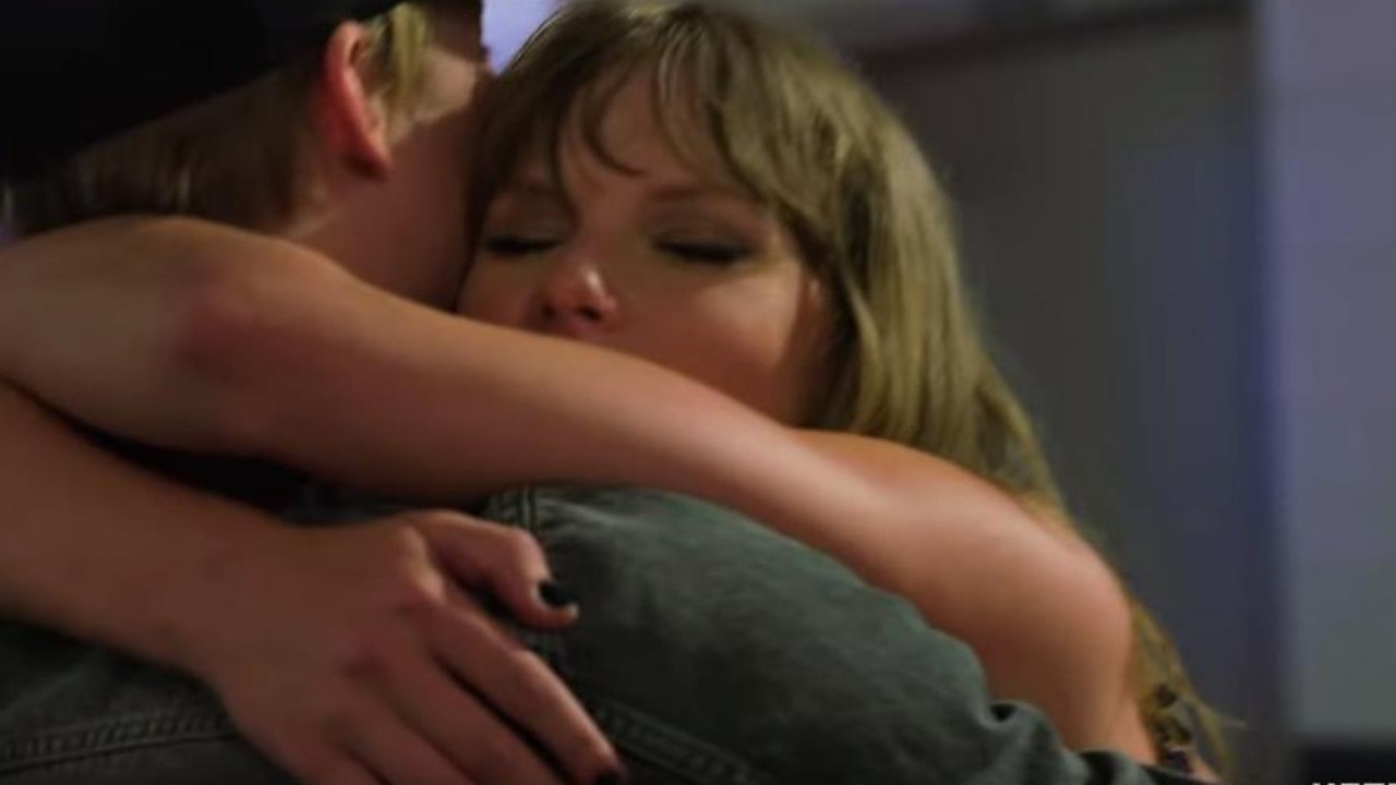 Taylor’s rare PDA with Alwyn was shown briefly in the Netflix documentary, Miss Americana.