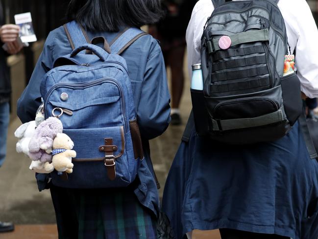 Students travel home after school. Picture: NCA NewsWire / Nikki Short