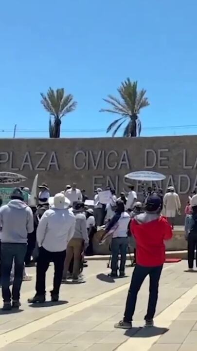 Protests in Mexico after bodies of missing surfers found