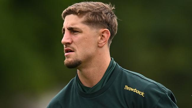 BRISBANE, AUSTRALIA - OCTOBER 13: Zac Lomax trains during a Australia Kangaroos training session at Norths Devils on October 13, 2024 in Brisbane, Australia. (Photo by Albert Perez/Getty Images)