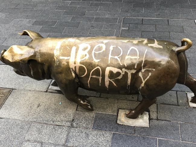 The pigs in Rundle Mall , Adelaide , have been vandalised 23 Sept 2020 .  Picture: Supplied