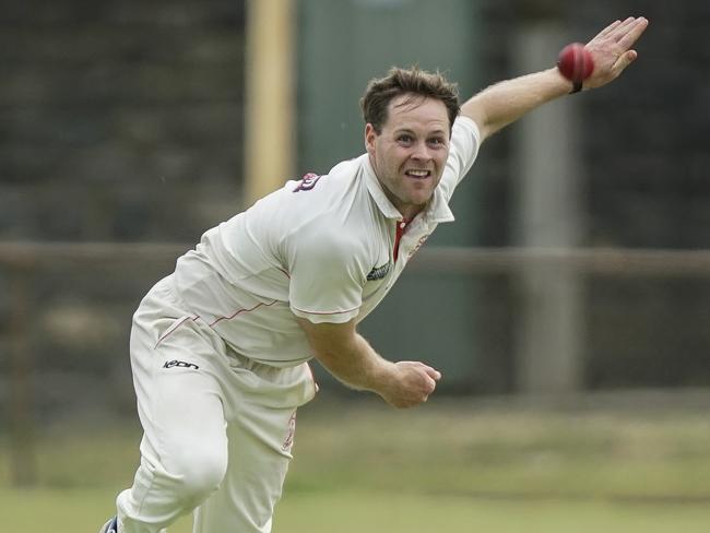 Liam O'Connor bowling for Sorrento. Picture: Valeriu Campan