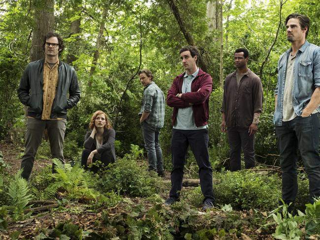 Bill Hader, Jessica Chastain, James McAvoy, James Ransone, Isaiah Mustafa and Jay Ryan in a scene from It: Chapter Two.