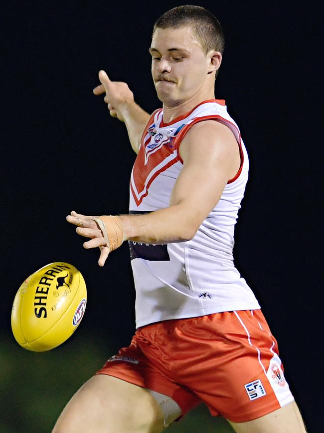 Sam Godden in action for Waratahs in the NTFL.