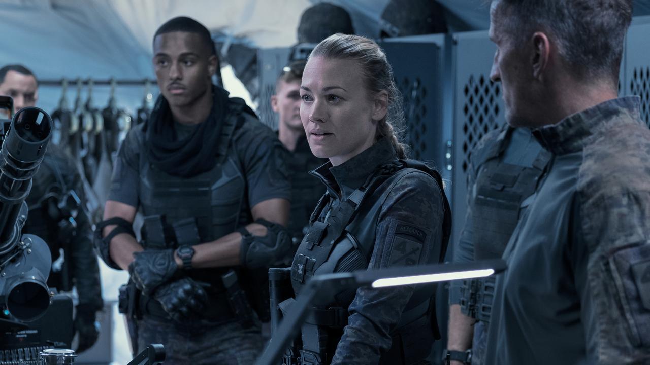 Yvonne Strahovski as a future commander and scientist.