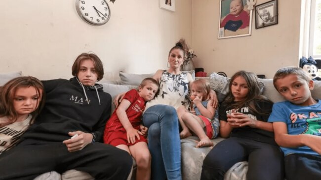 Cheryl and her seven kids share a single-bedroom flat in Manchester. Source: Manchester Evening News