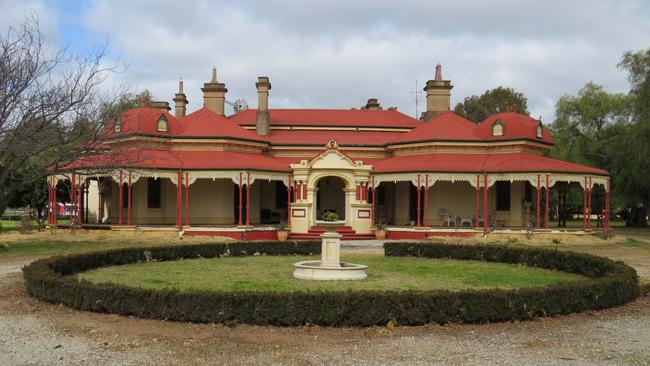 Nangunia Station at Berrigan.