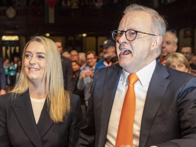 SYDNEY, AUSTRALIA - NewsWire Photos - JULY 27, 2024:  NSW Labor Conference held at Sydney Town Hall.Prime Minister Anthony Albanese arrives with partner Jodie Haydon. Picture: NewsWire / Simon Bullard.