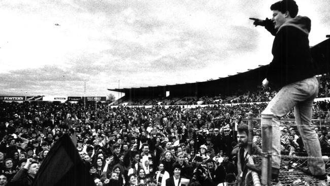 St Kilda fans gathered at Moorabbin for the last AFL game at the ground in 1992.