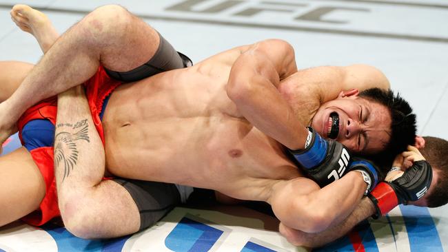 Richie Vaculik gets hold of Roldan ‘the executioner’ Sangcha-An during UFC Fight Night 43.