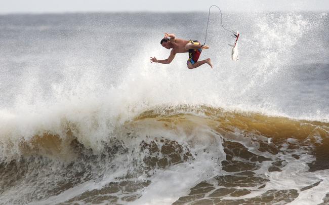 Alexandra Headland gets good lefts and rights for longboarders and shortbaorders alike. Picture: Nicholas Falconer