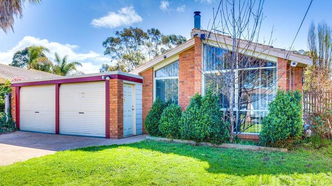 The asking rent for 21 Illawong Grove, Werribee is $350 a week.
