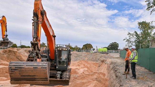 ADELAIDE, AUSTRALIA - NewsWire Photos FEBRUARY 22, 2025: Professor Maciej Henneberg in yellow hi-viz at the site being excavated in a last-ditch attempt to find the remains of the three missing Beaumont children before the government-owned site is sold to developers. Picture: NewsWire / Brenton Edwards