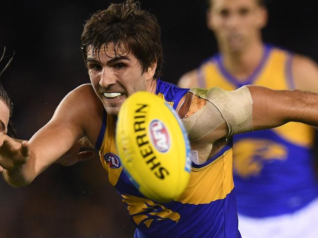 Andrew Gaff of the Eagles (right) is seen in action during the Round 10 AFL match between the Hawthorn Hawks and the West Coast Eagles at Etihad Stadium in Melbourne, Sunday, May 27, 2018. (AAP Image/Julian Smith) NO ARCHIVING, EDITORIAL USE ONLY