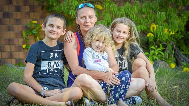 Mother of three Sherrie Neil, pictured with children Zach, 13, Dakota, 5, and Avah, 11 says she is struggling to find work because she has  a stutter. Picture: Matt Taylor GLA280119WORK