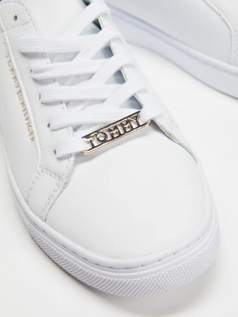 Tommy Hilfiger Essential Sneakers.