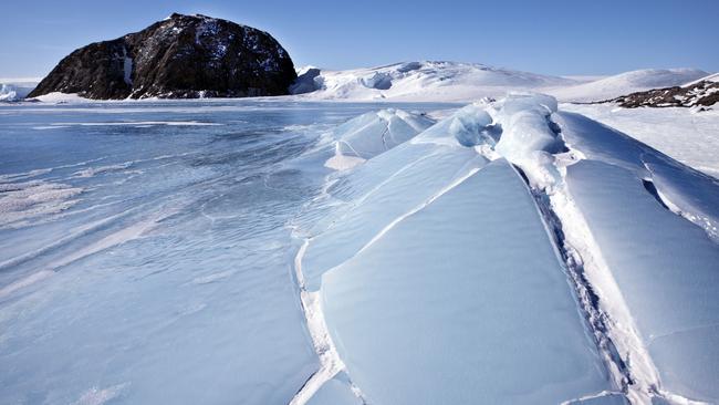 Pressure ridge in the fast ice along the Antarctic coastline. © Chris Wilson/Australian Antarctic Division