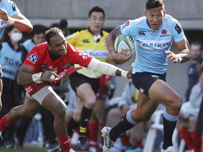 Folau will have to do a lot more running according to Mitchell.