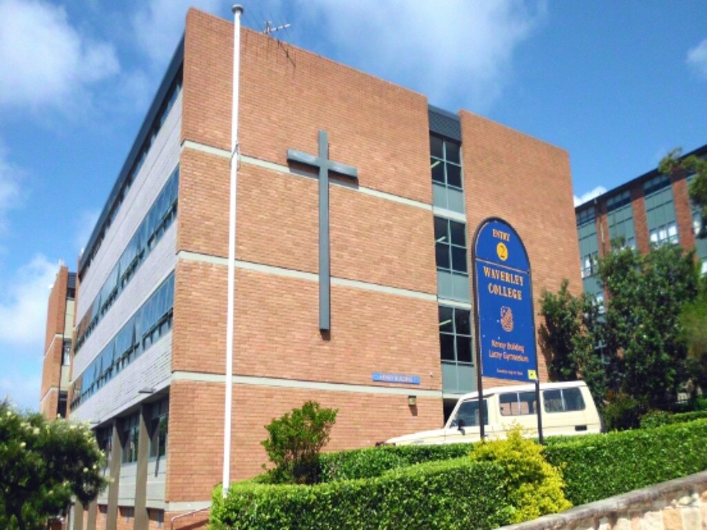 Catholic schools break ranks on closures