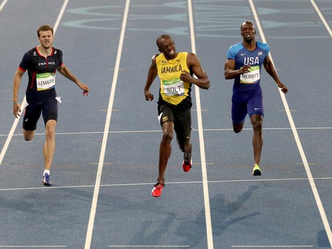 RIO DE JANEIRO, BRAZIL - AUGUST 18: Usain Bolt of Jamaica competes on his way to winning the MenÂ’s 200m Final on Day 13 of the Rio 2016 Olympic Games at the Olympic Stadium on August 18, 2016 in Rio de Janeiro, Brazil. (Photo by Patrick Smith/Getty Images)