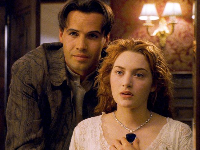 Billy Zane and Kate Winslet in Titanic.