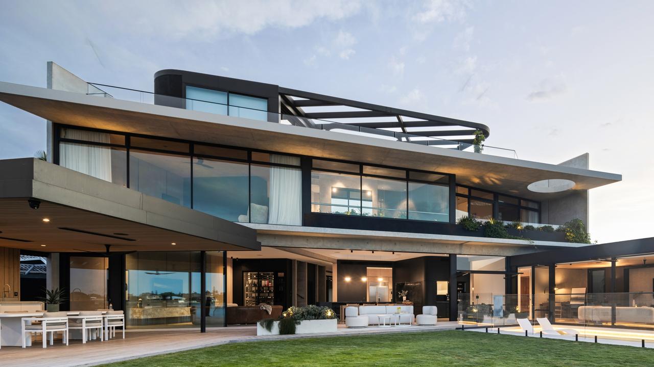 24 Winch Ct, Mermaid Waters