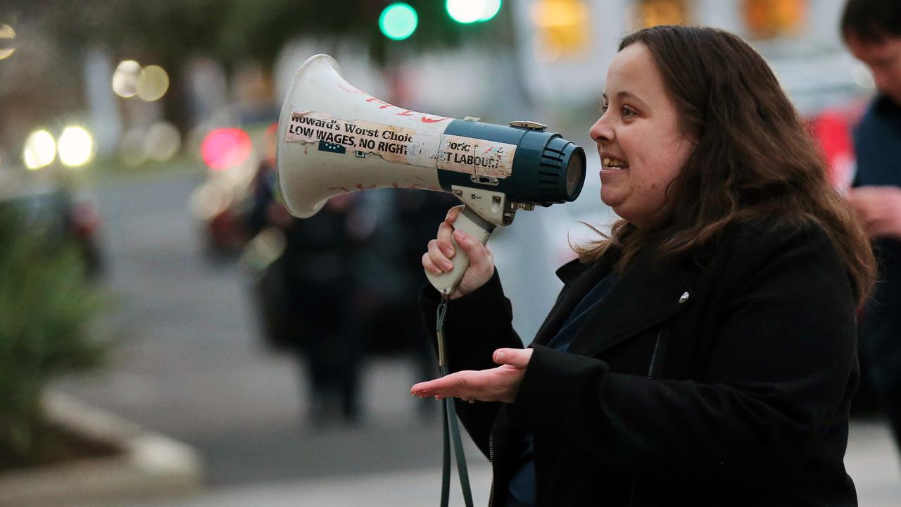 Controversial ex-councillor puts her hand up in Corio