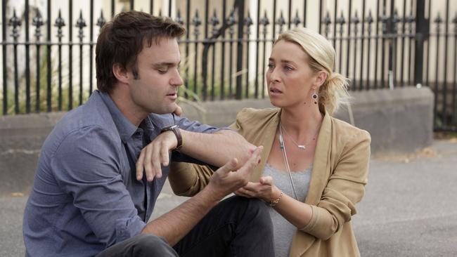 Patrick Reid (Matt Le Nevez) and Nina Proudman (Asher Keddie) in &lt;i&gt;Offspring&lt;/i&gt;