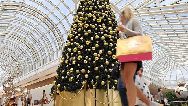 Christmas shoppers at Chadstone in Melbourne in 2019. Picture: AAP Image/Julian Smith