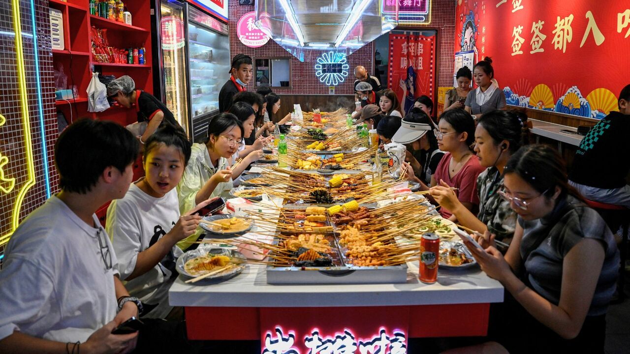 One dollar meal campaign: China's eateries cut prices to woo consumers