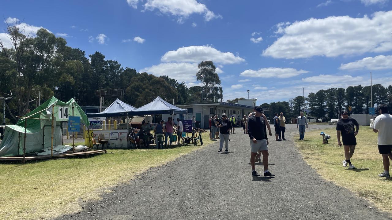 More than 300 workers locked out of Gippsland paper mill