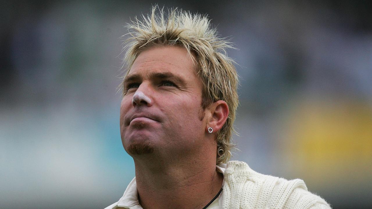 LONDON - SEPTEMBER 11: Shane Warne of Australia leaves the field as bad light stops play during day four of the Fifth npower Ashes Test between England and Australia played at The Brit Oval on September 11, 2005 in London, United Kingdom (Photo by Hamish Blair/Getty Images)
