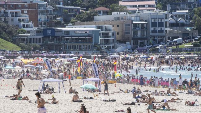 SYDNEY, AUSTRALIA - NewsWirePhotos - Sunday, 8 December 2024: Bondi BeachPicture: NewsWire/ Monique Harmer