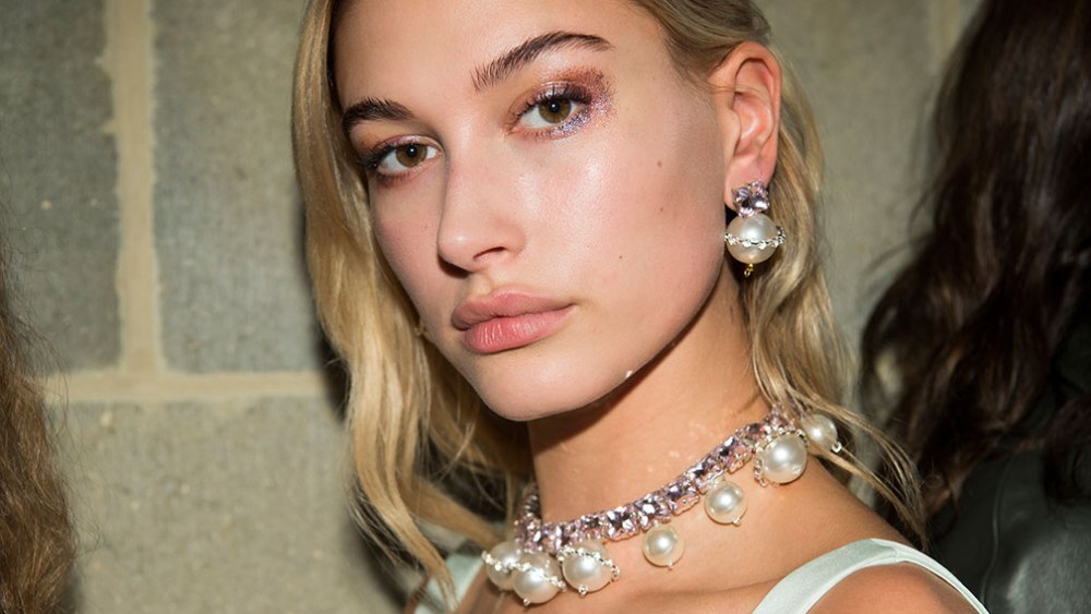 How to Wear Eye Glitter Like a Topshop Girl at London Fashion Week