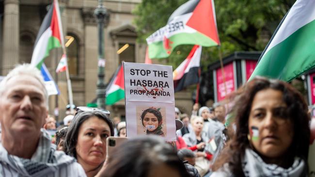 Hundreds gathered in support of Palestine during the conflict. PICTURE : NCA Newswire / Nicki Connolly