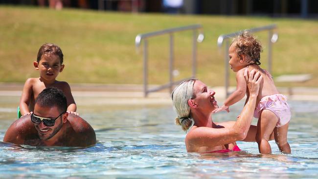 Swimmers are enjoying the final weeks of Parramatta pool before its planned closure.