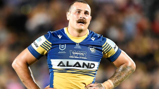 MACKAY, AUSTRALIA - SEPTEMBER 18: Reagan Campbell-Gillard of the Eels looks dejected after defeat during the NRL Semifinal match between the Penrith Panthers and the Parramatta Eels at BB Print Stadium on September 18, 2021 in Mackay, Australia. (Photo by Matt Roberts/Getty Images)