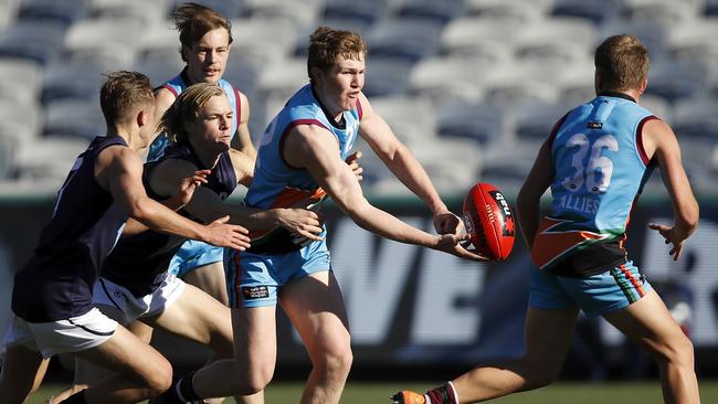 Tom Green of the Allies fires out a handpass at the under-18 national championships in 2019. Picture: Dylan Burns/AFL Photos