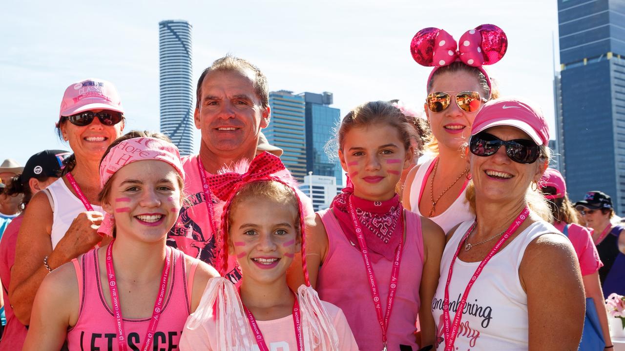 Participants in Mother's Day Classic at South Bank