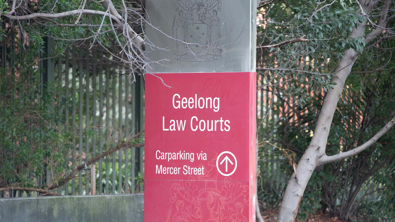 Glen Bennett fronts Geelong magistrates court | Geelong Advertiser