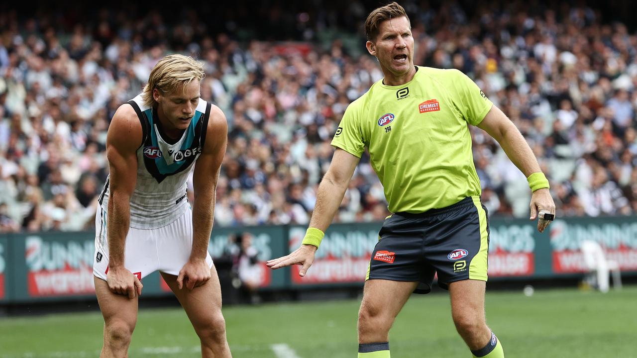 Meredith would like to see ball-ups near the boundary line brought 9m back into the field of play, the same as what is already done for marks close to the goal line. Picture: Michael Klein