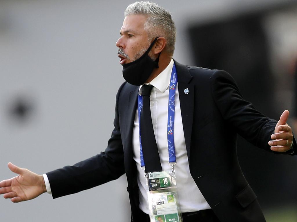 Sydney coach Steve Corica has thrown his support behind embattled Socceroos boss Graham Arnold. Picture: Mohamed Farag/Getty Images