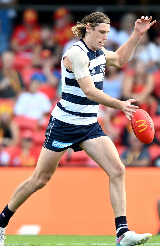 Mark Blicavs lines one up. Picture: Bradley Kanaris/Getty Images