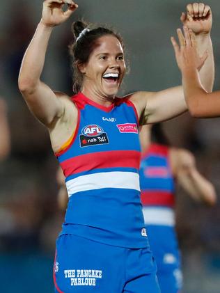 Emma Kearney playing for the Western Bulldogs. Picture: Getty Images