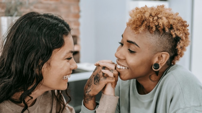 Beyond tempting introverts out of the house on a Saturday night, the expert says extraverts also have a lot to understand. Image: Pexels