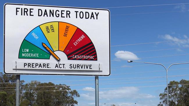 Photo of a newly installed Fire Danger Warning sign on Mudgeeraba Road, Mudgeeraba, that has the new 'Catastrophic' warning label.