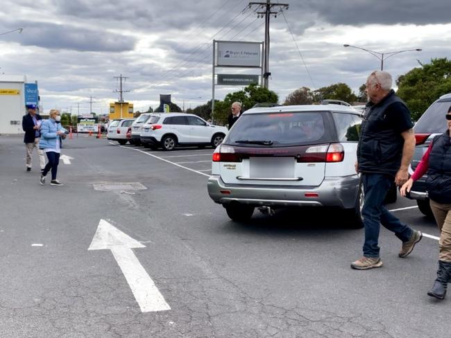 Children, voters ‘dodge’ cars at Warrnambool booth