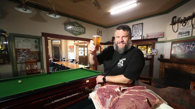 Gerogery Pub owner Norman Carl holds the record for time taken to devour a 1kg rump steak. Picture Yuri Kouzmin