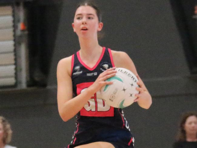 Mia Aitken in action for Geelong Cougars' under 23 VNL team.